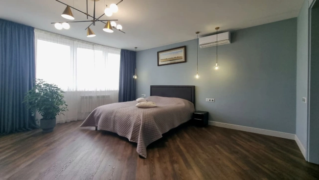 Купить трехкомнатную квартиру в Ростовской области. Вариант № 8760875, 11, площадь -  квм, цена 36500000 рублей