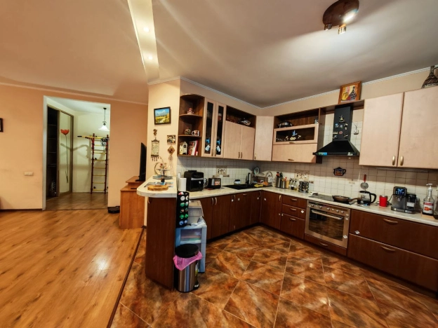 Купить однокомнатную квартиру на улице Юбилейный проспект в Химках. Вариант № 9590282, 0, площадь -  квм, цена 13500000 рублей