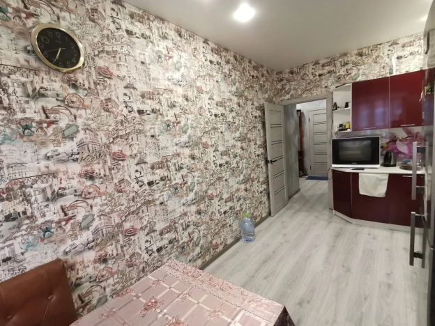 Купить трехкомнатную квартиру в Калуге. Вариант № 2400, 4, площадь -  квм, цена 8197000 рублей