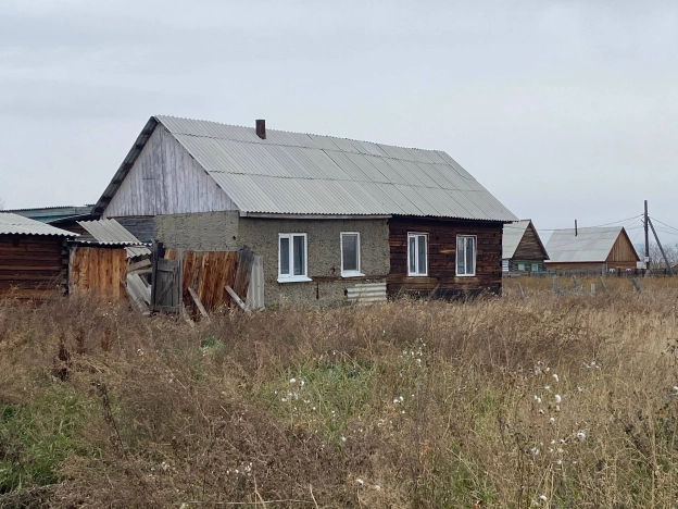 Купить дом на улице Административная в Иркутской области. Вариант № 7642002, 12, площадь -  квм, цена 1500000 рублей