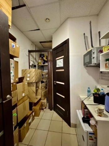 Купить торговые помещения в Старом Осколе. Вариант № 52688, 16, площадь -  квм, цена 5800000 рублей