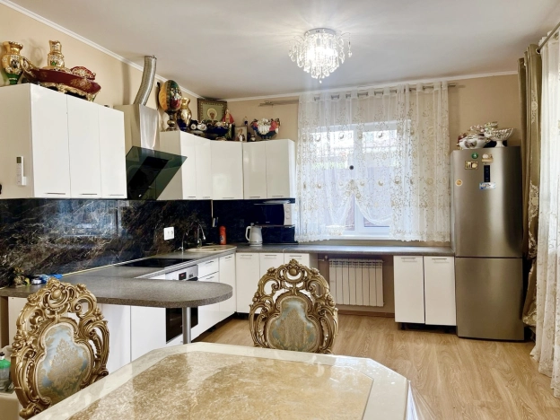 Купить дом в Москве. Вариант № 2052103, 5, площадь -  квм, цена 14000000 рублей