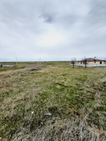 Купить земельный участок на улице Заречная в Республике Калмыкия. Вариант № 33334, 8, площадь -  квм, цена 1100000 рублей