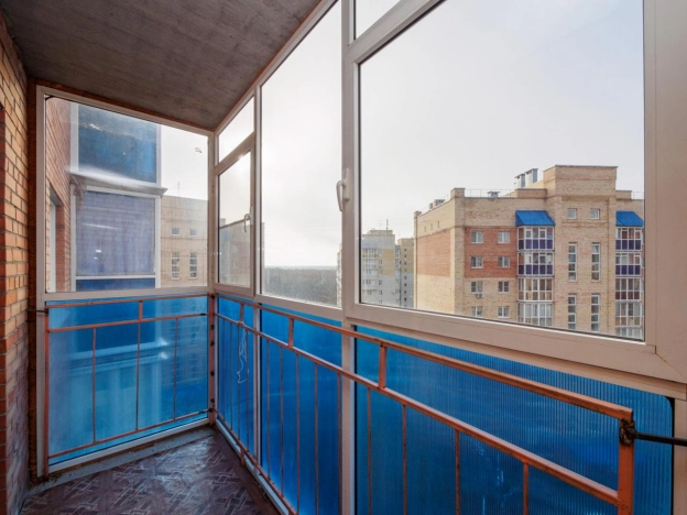 Купить однокомнатную квартиру в Омске. Вариант № 6137424, 10, площадь -  квм, цена 3750000 рублей