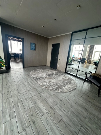 Купить трехкомнатную квартиру в Приморском крае. Вариант № 8018, 6, площадь -  квм, цена 16000000 рублей