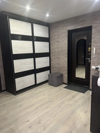 Купить трехкомнатную квартиру на улице Ильи Мухачева в Бийске. Вариант № 26408, 19, площадь -  квм, цена 7100000 рублей