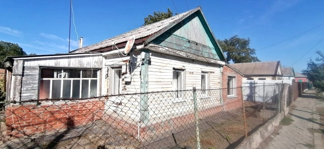 Купить дом на улице Васильковая в Краснодарском крае. Вариант № 4885573, 0, площадь -  квм, цена 1550000 рублей