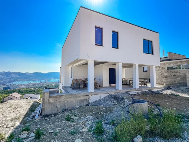 Купить дом на улице Октябрьский переулок в Новороссийске. Вариант № 31409, 2, площадь -  квм, цена 37000000 рублей