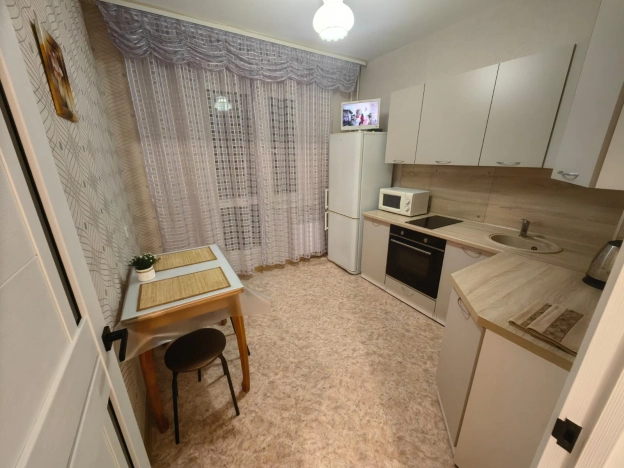 Снять квартиру в Тобольске. Вариант № 3281423, 9, площадь -  квм, цена 45000 рублей