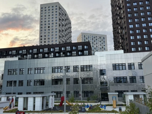 Купить четырехкомнатную квартиру в Москве. Вариант № 9125093, 3, площадь - квм, цена 49900000 рублей