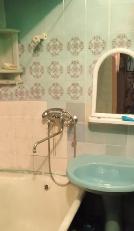 Купить однокомнатную квартиру на улице Школьная в Калужской области. Вариант № 21739, 7, площадь -  квм, цена 1800000 рублей