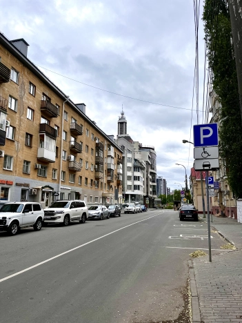 Купить трехкомнатную квартиру в районе Ленинский в Воронеже. Вариант № 39828, 4, площадь -  квм, цена 13450000 рублей