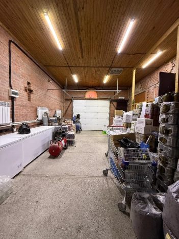 Купить дом у метро Золотая нива в Новосибирске. Вариант № 5236726, 4, площадь -  квм, цена 12100000 рублей