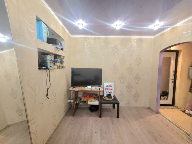 Купить однокомнатную квартиру в Микрорайоне 11-й в Белгороде. Вариант № 5550479, 3, площадь -  квм, цена 3450000 рублей