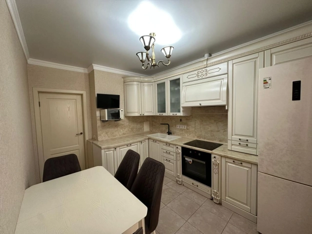 Купить двухкомнатную квартиру на улице Черкасская в Краснодаре. Вариант № 2546698, 2, площадь -  квм, цена 6990000 рублей