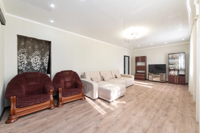 Купить дом в Челябинской области. Вариант № 31923, 4, площадь -  квм, цена 6000000 рублей