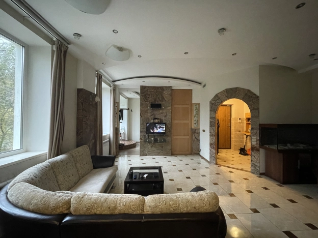 Купить квартиру в Москве. Вариант № 8004979, 17, площадь - квм, цена 28000000 рублей