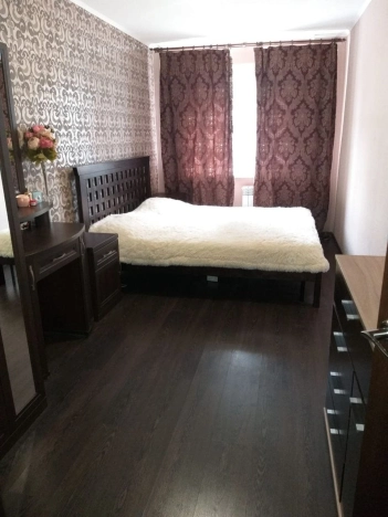 Купить трехкомнатную квартиру в Ростовской области. Вариант № 3469180, 4, площадь -  квм, цена 4999999 рублей