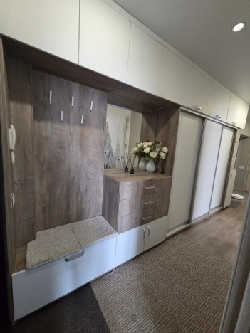 Купить трехкомнатную квартиру в Новосибирской области. Вариант № 10343546, 13, площадь -  квм, цена 13000000 рублей