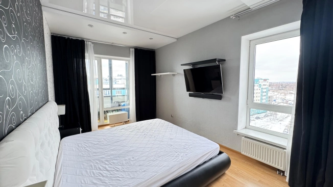 Купить трехкомнатную квартиру в Ленинградской области. Вариант № 4078452, 6, площадь -  квм, цена 11480000 рублей