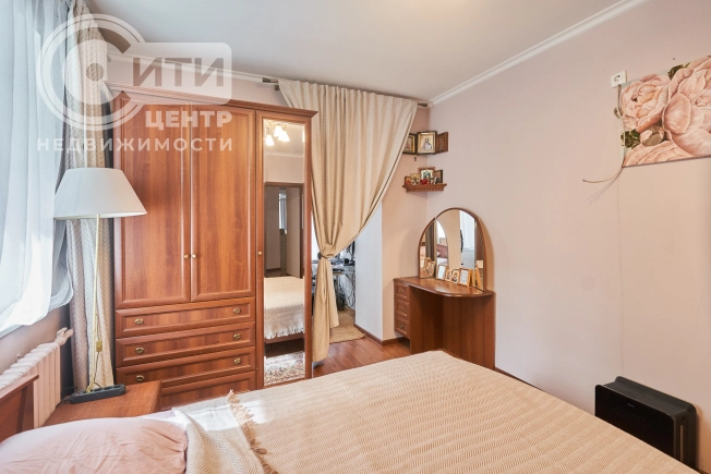 Купить квартиру на вторичке на улице Переверткина в Воронеже. Вариант № 14561, 10, площадь -  квм, цена 9650000 рублей