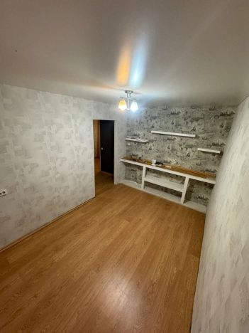 Купить двухкомнатную квартиру в Микрорайоне 4-й, Элиста в Элисте. Вариант № 3315353, 7, площадь -  квм, цена 1900000 рублей