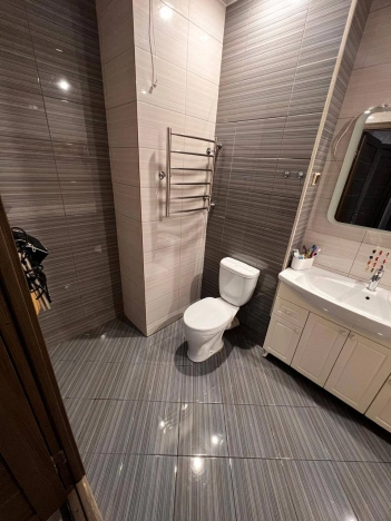 Купить трехкомнатную квартиру у метро Коммунарка в Москве. Вариант № 9964807, 9, площадь -  квм, цена 18800000 рублей