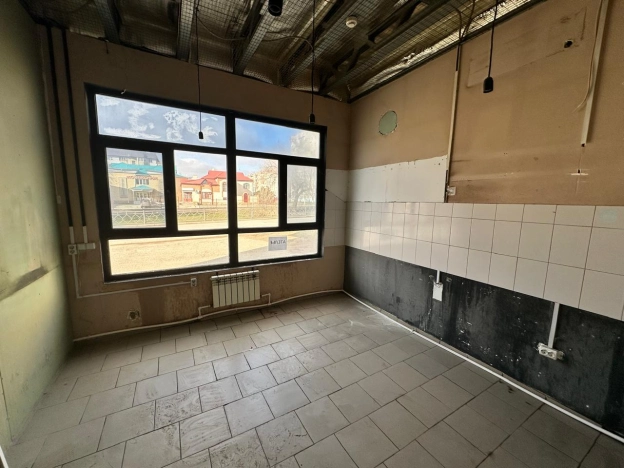 Купить коммерческую недвижимость в Элисте. Вариант № 551354, 6, площадь -  квм, цена 5500000 рублей