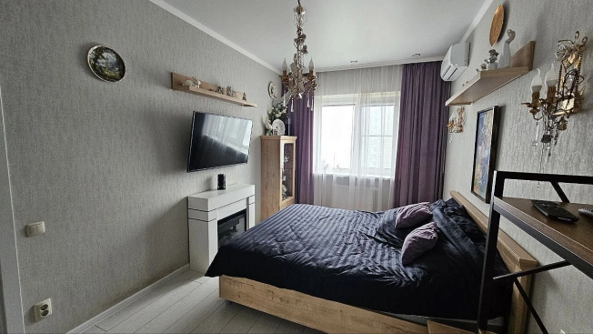 Купить однокомнатную квартиру в Ростовской области. Вариант № 10026293, 1, площадь -  квм, цена 5950000 рублей