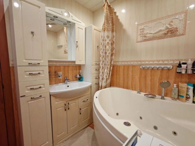 Купить квартиру в Москве. Вариант № 8534643, 7, площадь -  квм, цена 39900000 рублей