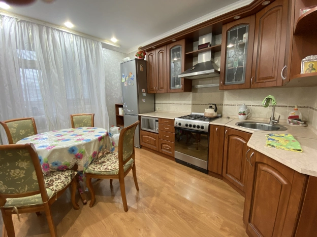 Купить трехкомнатную квартиру на вторичке на улице Луначарского в Рязанской области. Вариант № 4379, 1, площадь -  квм, цена 3500000 рублей