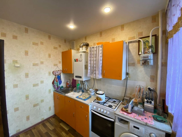 Купить квартиру на вторичке на улице 1-й Стрелицкий переулок в Воронежской области. Вариант № 38161, 16, площадь -  квм, цена 2590000 рублей