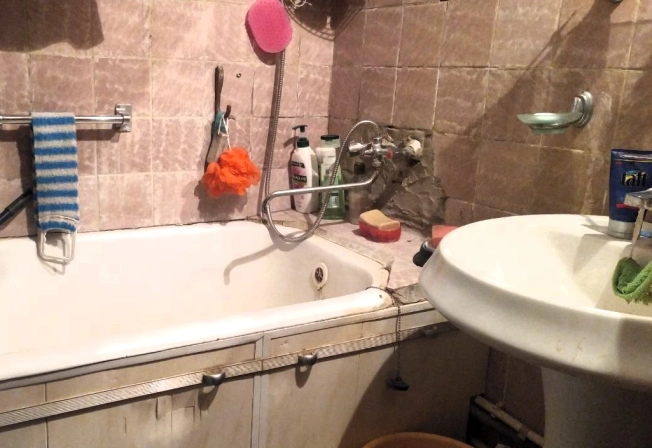 Купить трехкомнатную квартиру в Калуге. Вариант № 8270, 9, площадь -  квм, цена 4000000 рублей