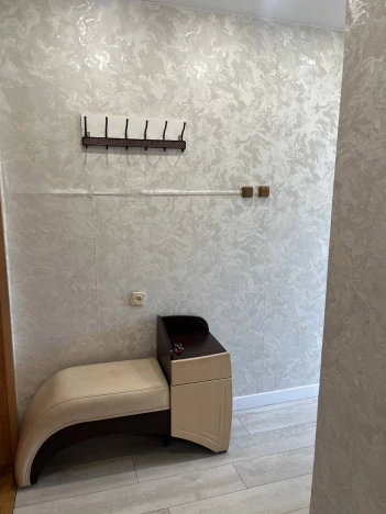 Купить квартиру на вторичке в Иркутске. Вариант № 7972067, 30, площадь -  квм, цена 4200000 рублей