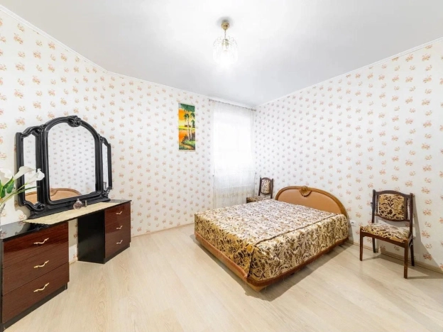 Купить двухкомнатную квартиру в Ленинградской области. Вариант № 5922149, 6, площадь -  квм, цена 10500000 рублей