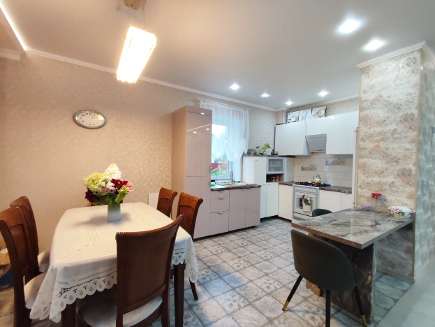 Купить дом в Москве. Вариант № 9242282, 3, площадь - квм, цена 17000000 рублей