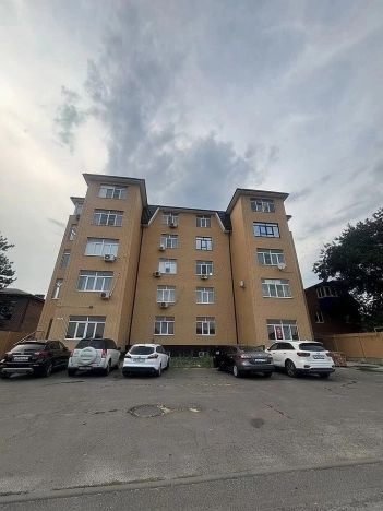 Купить трехкомнатную квартиру в Ростовской области. Вариант № 3527552, 1, площадь -  квм, цена 11999999 рублей