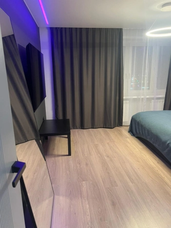 Купить квартиру в Москве. Вариант № 9999684, 8, площадь -  квм, цена 14700000 рублей