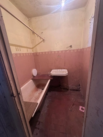 Купить трехкомнатную квартиру в Приморском крае. Вариант № 41218, 7, площадь -  квм, цена 1600000 рублей