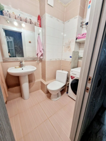 Купить однокомнатную квартиру в Омске. Вариант № 2026310, 16, площадь -  квм, цена 5650000 рублей