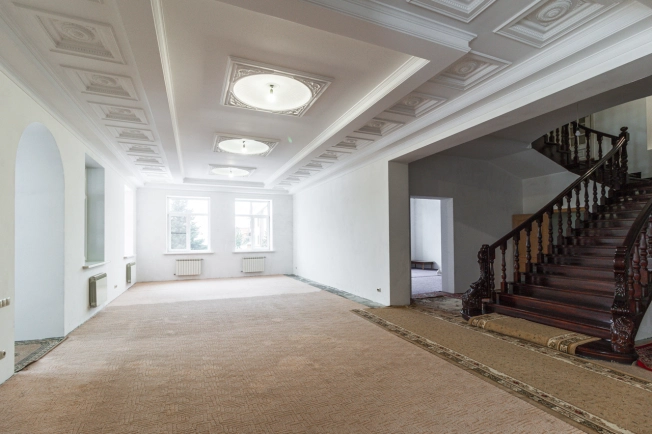 Купить дом в Омске. Вариант № 17590, 1, площадь -  квм, цена 40000000 рублей