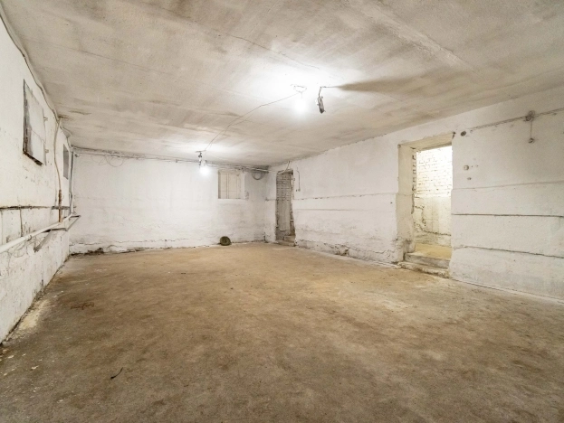 Купить коммерческую недвижимость свободного назначения в Санкт-Петербурге. Вариант № 42714, 16, площадь -  квм, цена 16800000 рублей