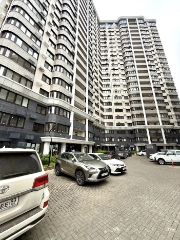 Купить однокомнатную квартиру на улице Кожевенная в Краснодаре. Вариант № 40733, 17, площадь -  квм, цена 10000000 рублей