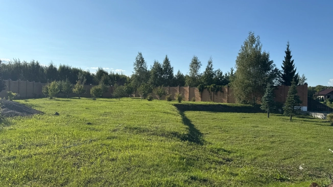 Купить земельный участок в Москве. Вариант № 2445043, 11, площадь -  квм, цена 9890000 рублей