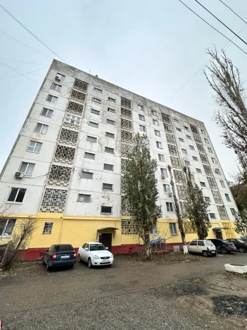 Купить трехкомнатную квартиру на вторичке в Микрорайоне 8-й, Элиста в Элисте. Вариант № 14035, 14, площадь -  квм, цена 7000000 рублей