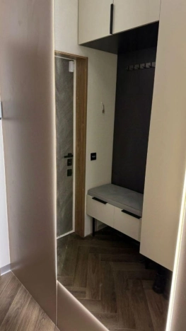 Купить квартиру в Москве. Вариант № 10370328, 32, площадь -  квм, цена 22000000 рублей