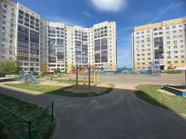 Купить четырехкомнатную квартиру в Омске. Вариант № 2704, 26, площадь -  квм, цена 18000000 рублей