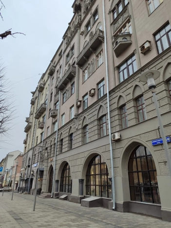 Купить квартиру в районе Тверской в Москве. Вариант № 23096, 42, площадь - квм, цена 33175500.0000 рублей