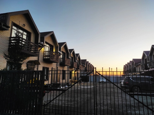 Купить таунхаус в Омске. Вариант № 8156864, 18, площадь -  квм, цена 18970000 рублей