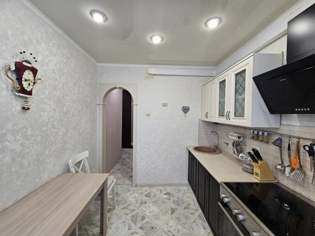 Купить квартиру в Тобольске. Вариант № 9924680, 24, площадь -  квм, цена 4700000 рублей